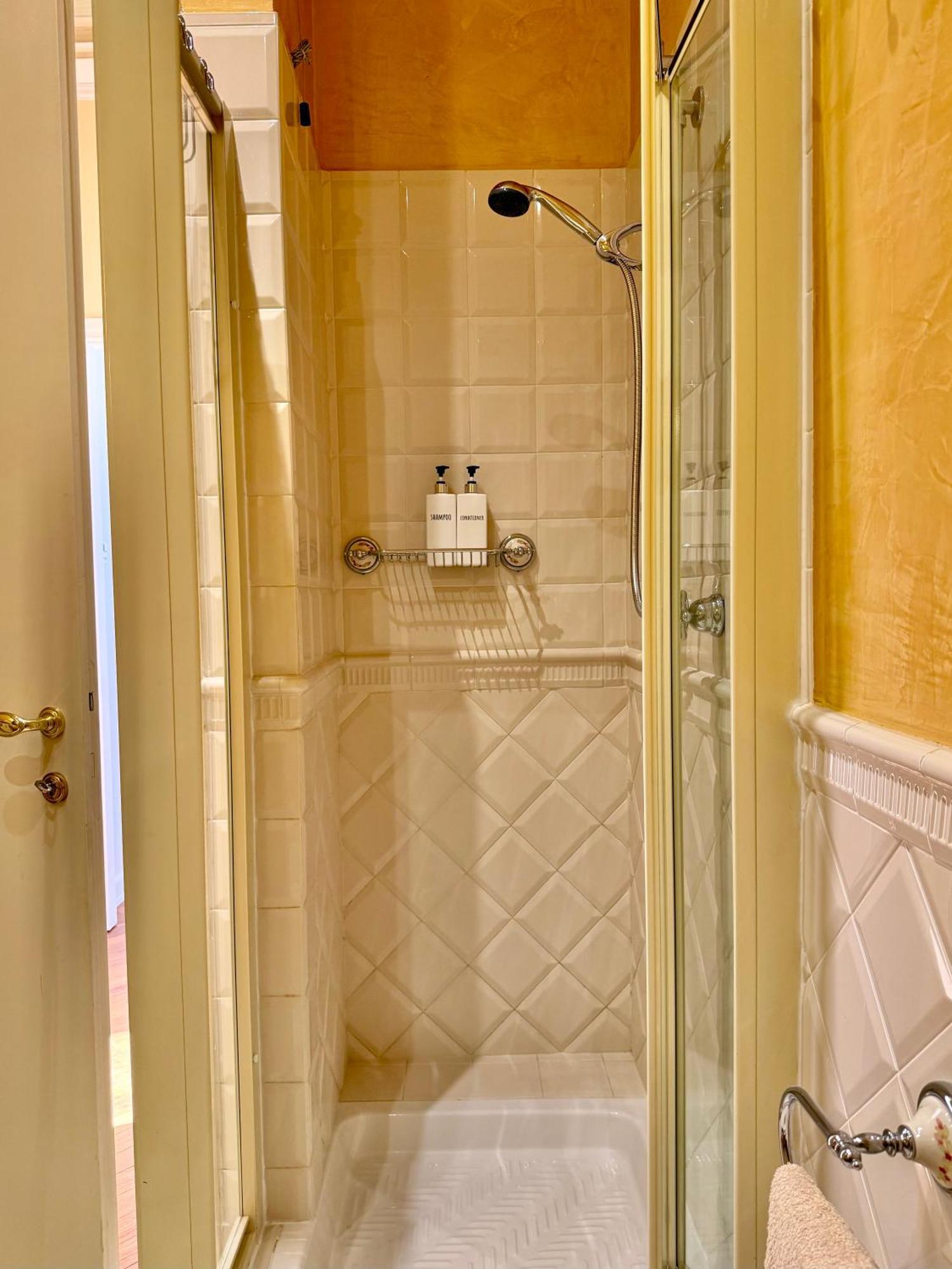 Cadenabbia Belle Ile Lake View Suite מראה חיצוני תמונה